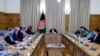El secretario de Defensa de Estados Unidos, Lloyd Austin, se reúne con el presidente de Afganistán, Asharf Ghani, en Kabul, Afganistán, el domingo 21 de marzo de 2021.