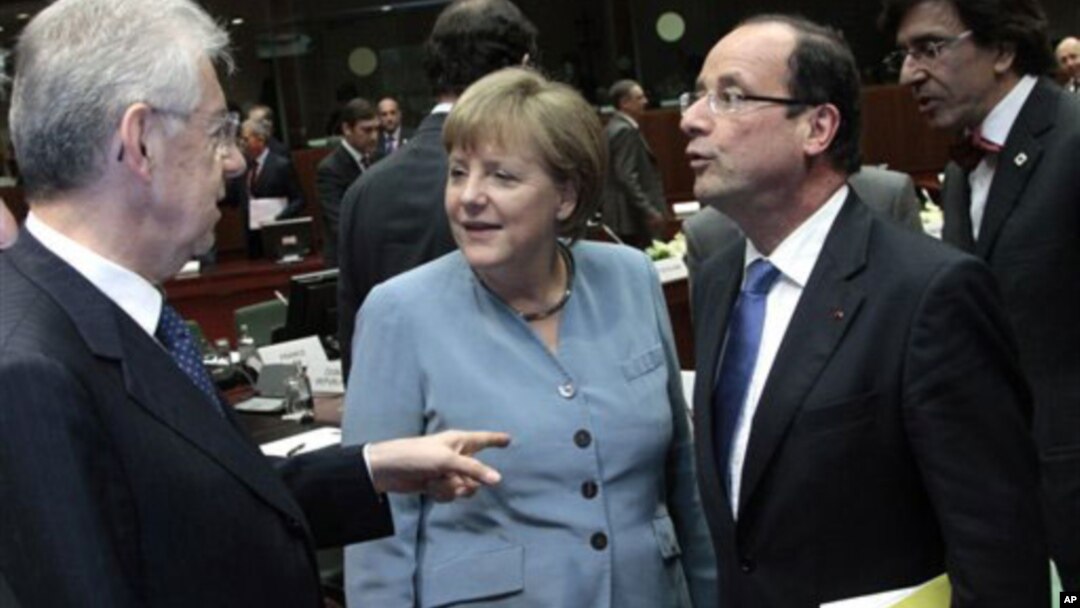 Italijanski premijer Mario Monti, nemačka kancelarka Angela Merkel i francuski predsednik Fransoa Oland na sastanku u Briselu