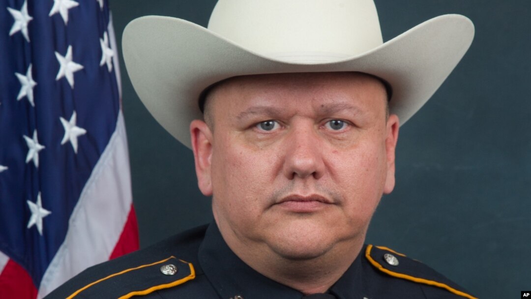 Sĩ quan cảnh sát Darren Goforth.
