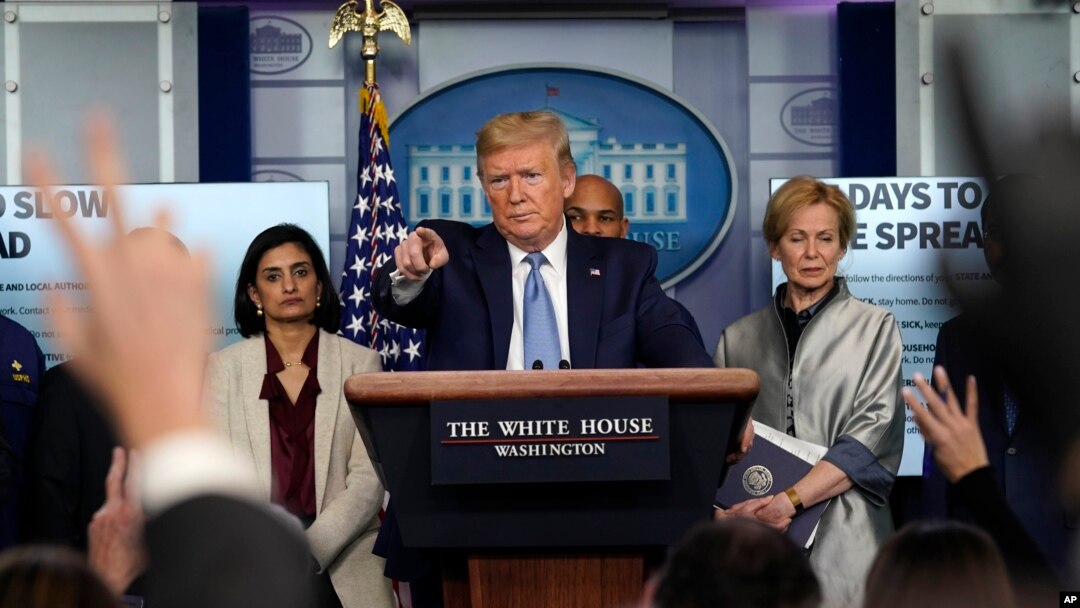 Presiden Trump dalam konferensi pers terkait merebaknya virus corona di Gedung Putih, Washington, D.C., 16 Maret 2020. 