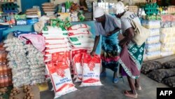 Mitengo yezvekudya zvakawanda zinosanganisira upfu, mafuta, chingwa neshuga inonzi yakwira zvakanyanya munyika.