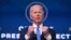 Tổng Thống tân cử Joe Biden loan báo kế hoạch kích thích kinh tế và kiềm chế đại dịch tại Hí viện Queen ở Wilmington, bang Delaware, Hoa Kỳ, ngày 14/1/2021. (Photo by JIM WATSON / AFP)
