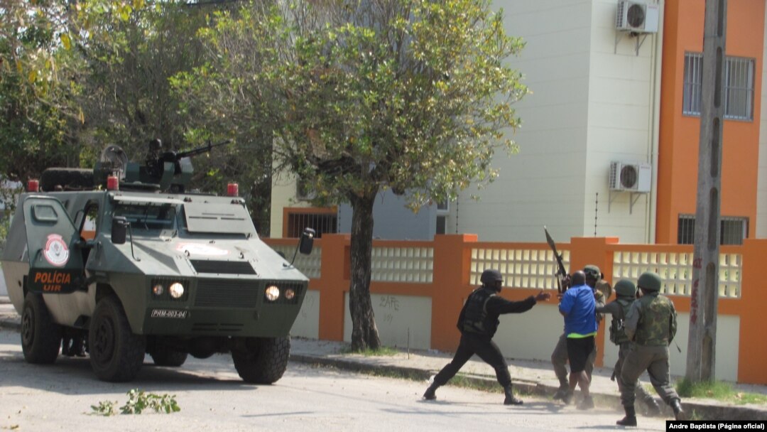 Invasão da casa de Afonso Dhlakama pela polícia nas Palmeiras, na Beira 