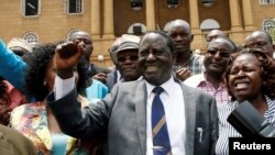 Hoggaamiyaha mucaaradka Kenya Raila Odinga, oo ka sii baxaya maxkamadda sare Kenya, kaddib go'aanka maxkamadda. September 1, 2017. REUTERS