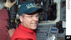 美航天飞机因天气推迟降落