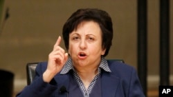 Shirin Ebadi, umunyamategeko n’impirimbanyi wo muri Irani, wabonye igihembo cy’amahoro cyitiriwe Nobel mu 2003