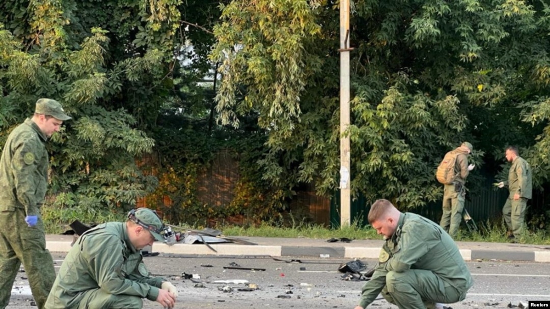 Abajejwe amaperereza bari mu kibanza umuduga w'umukobwa w'incuti ya Putin waturikiyemwo