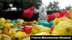 Limbah medis. (Foto: Reuters/Francis Mascarenhas)