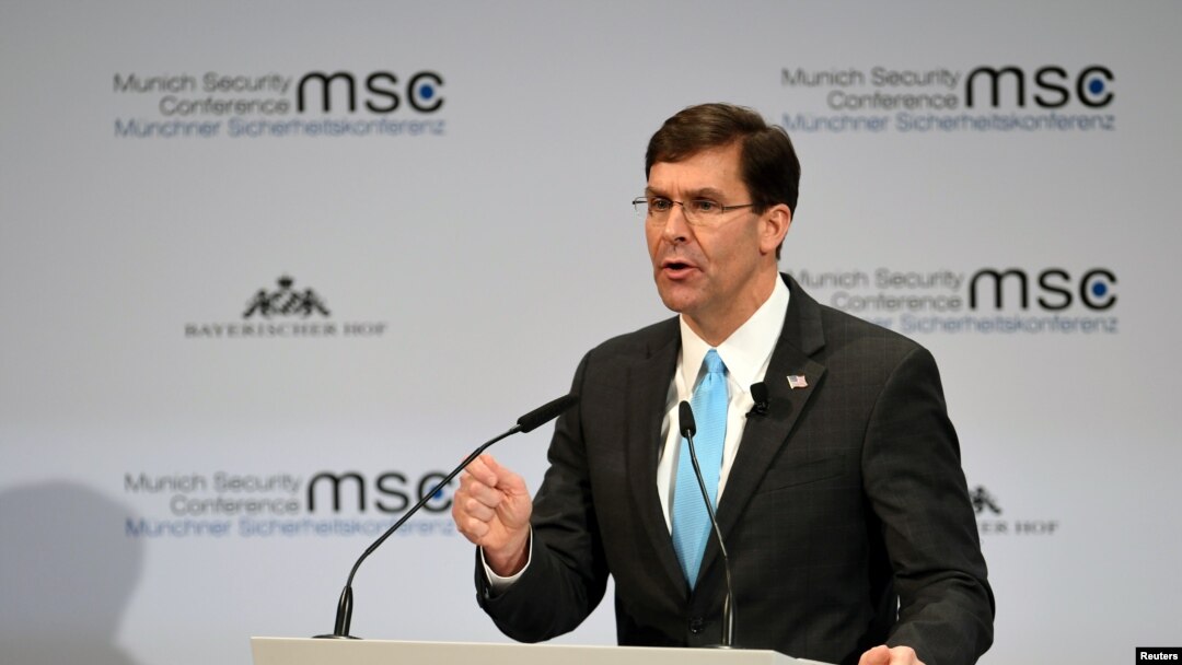 AQSh Mudofaa vaziri Mark Esper Myunxendagi anjumanda so'zlamoqda