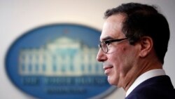 El secretario del Tesoro de EE.UU., Steven Mnuchin, es visto en la Casa Blanca el 2 de abril de 2020.