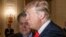 အမေရိကန်သမ္မတ Donald Trumpနဲ့ မဟာဗျူဟာဆိုင်ရာ အဓိကအကြံပေးပုဂ္ဂိုလ် Steve Bannon။