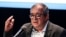El excomandante de las Fuerzas Armadas Revolucionarias de Colombia (FARC) Rodrigo Londoño, alias 'Timochenko', habla durante un evento en la Comisión de la Verdad para conmemorar a las víctimas del conflicto armado en Bogotá, Colombia, el 23 de junio de 2021.