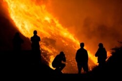 El incendio en Yorba Linda, al norte de Irvine, en el sur de California, comenzó durante la tarde del 26 de octubre de 2020.