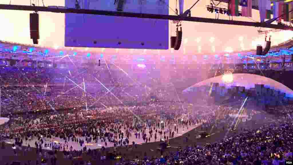 La cérémonie d&#39;ouverture des Jeux olympiques au stade Maracaña, à Rio, Brésil, 5 août 2016.