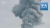 Indonésie: le volcan Sinabung crache une colonne de cendres dans le ciel