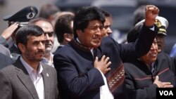 En La Paz, Ahmadinejad y Evo Morales solicitaron el desarme de los Estados con Armas Nucleares.