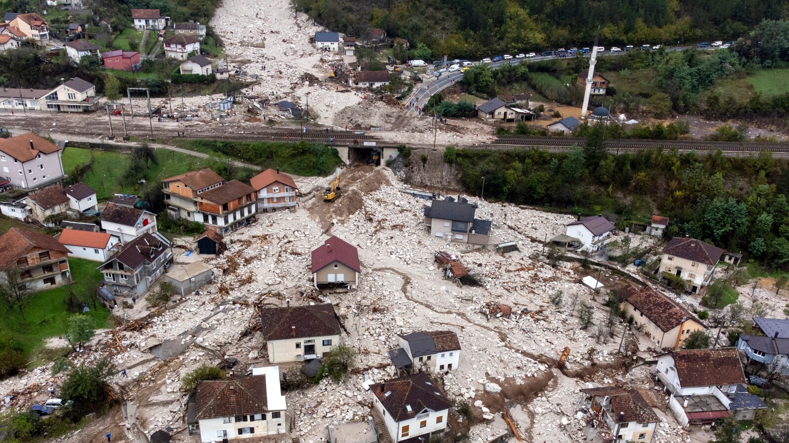 Pogled iz zraka prikazuje područje uništeno klizištem u Donjoj Jablanici, Bosna, 5. oktobra 2024.
