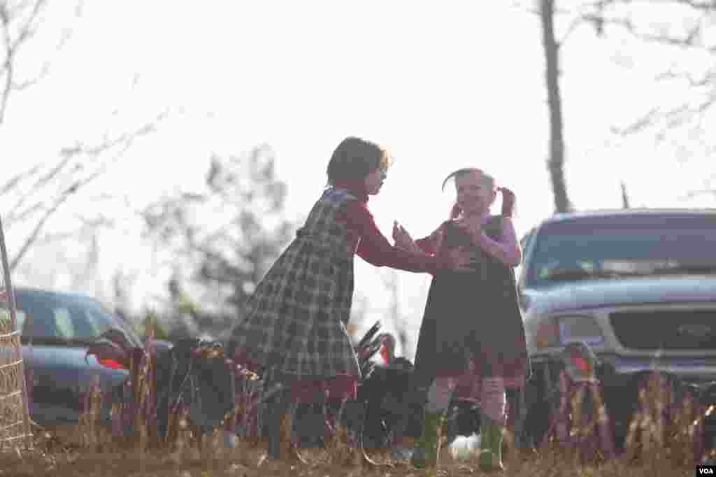 Sisters Morwen and Ingrid who live on the farm. (Alison Klein/VOA)