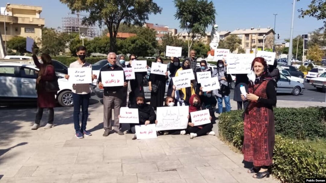 ناڕەزایی خەڵکی شاری سنە لە بارەی مەرگی فائیزە مەلەکی