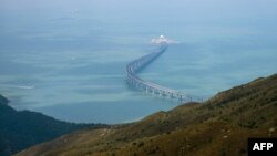 Une section du pont Hong Kong-Zhuhai-Macau (HKZMB) à Hong Kong, le 7 octobre 2018.