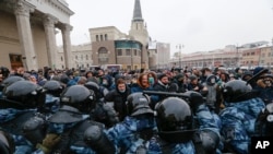 برخورد ماموران امنیتی روسیه با معترضان در مسکو، یکشنبه ۱۲ بهمن 
