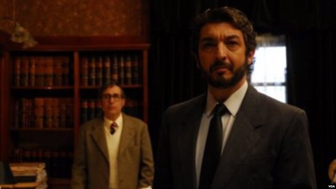 Film yang dalam bahasa Inggris disebut The Secret in Their Eyes merupakan film keenam Argentina yang mendapat nominasi Academy Awards untuk kategori film berbahasa asing.