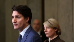 នាយករដ្ឋមន្រ្តីកាណាដា លោក Justin Trudeau ថ្លែងក្នុងសន្និសីទសារព័ត៌មានអំពីពន្ធថ្មីរបស់សហរដ្ឋអាមេរិកលើការនាំចេញពីប្រទេសកាណាដានៅថ្ងៃទី៤ ខែមីនា ឆ្នាំ២០២៥ នៅលើវិមានសភាក្នុងទីក្រុង Ottawa ។