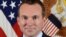 Eric Fanning es el primer hombre abiertamente homosexual que ostenta el cargo civil más importante de las Fuerzas Armadas.