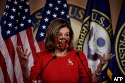 WASHINGTON, DC ngày 20/12/2020. Chủ tịch Hạ viện Nancy Pelosi (D-CA) phát biểu tại cuộc họp báo ở Điện Capitol.