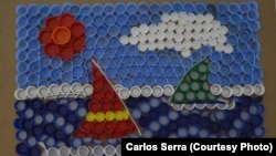 Obra do ecologista Carlos Serra, Moçambique, 2015. Serra usa material reciclado. 