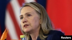 Menteri Luar Negeri AS Hillary Clinton (Foto: dok). Para analis mengatakan lawatan Menlu Clinton ke Afrika dimaksudkan untuk mengimbangi pengaruh Tiongkok di kawasan tersebut.