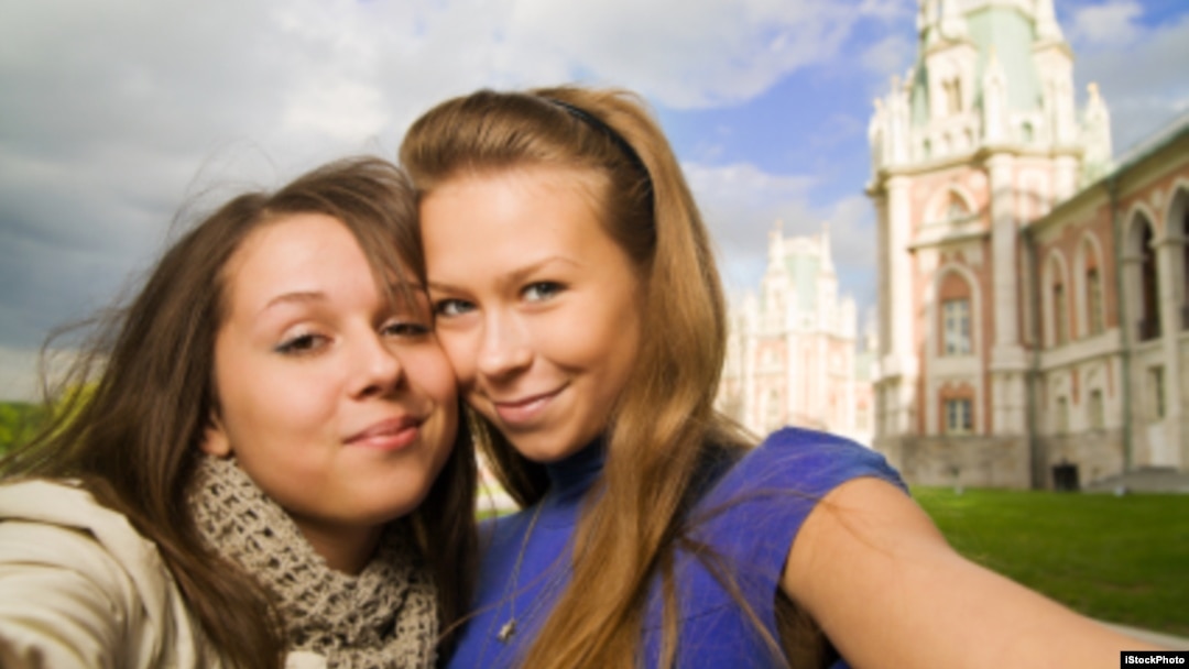 Last year, Jessica and her friend took a trip to Eastern Europe. They didn’t know anyone there and didn’t pack a guidebook. They were flying blind and having a great time feeling their way as they traveled around.