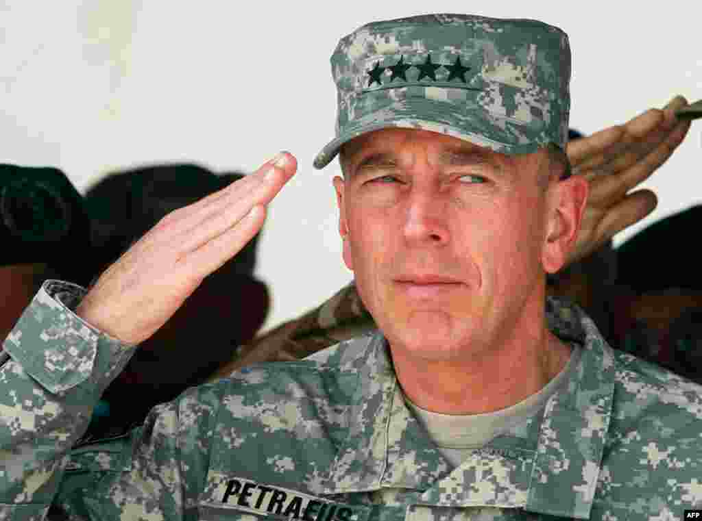 23 июня 2010 года после отставки генерала МакКристала командующим американских войск в США был назначен генерал Дэвид Петреус