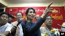 Aung San Suu Kyi nudi dijalog i pomirenje burmanskim vojnim čelnicima