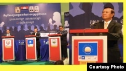 Audience participants also asked about land grabbing, human rights issues, deforestation, education, corruption and job creation in the televised debate Thursday. Courtesy of Kem Sokha.
