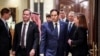 Menteri Luar Negeri AS Marco Rubio, Penasihat Keamanan Nasional AS Mike Waltz, dan utusan AS untuk Timur Tengah Steve Witkoff di Istana Diriyah, di Riyadh, Arab Saudi, Selasa, 18 Februari 2025. (Evelyn Hockstein/Pool Photo via AP)