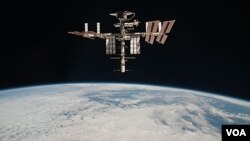 Foto yang dirilis NASA tanggal 23 Mei 2011 ini menunjukkan Stasiun Antariksa Internasional yang diambil oleh kru ekspedisi 27 Paolo Nespoli dari Soyuz TMA-20 sebelum dilepaskan dari orbitnya (Foto: dok).