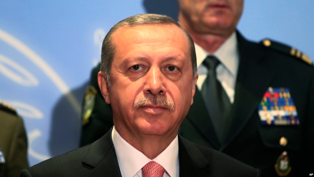 Presiden Turki Recep Tayyip Erdogan dalam konferensi kepala militer negara-negara Balkan di Istanbul (11/5). (AP/Lefteris Pitarakis)