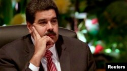 El presidente Nicolás Maduro advirtió a Estados Unidos que iba a salir "mal parado" tras firmar sanciones a funcionarios venezolanos.