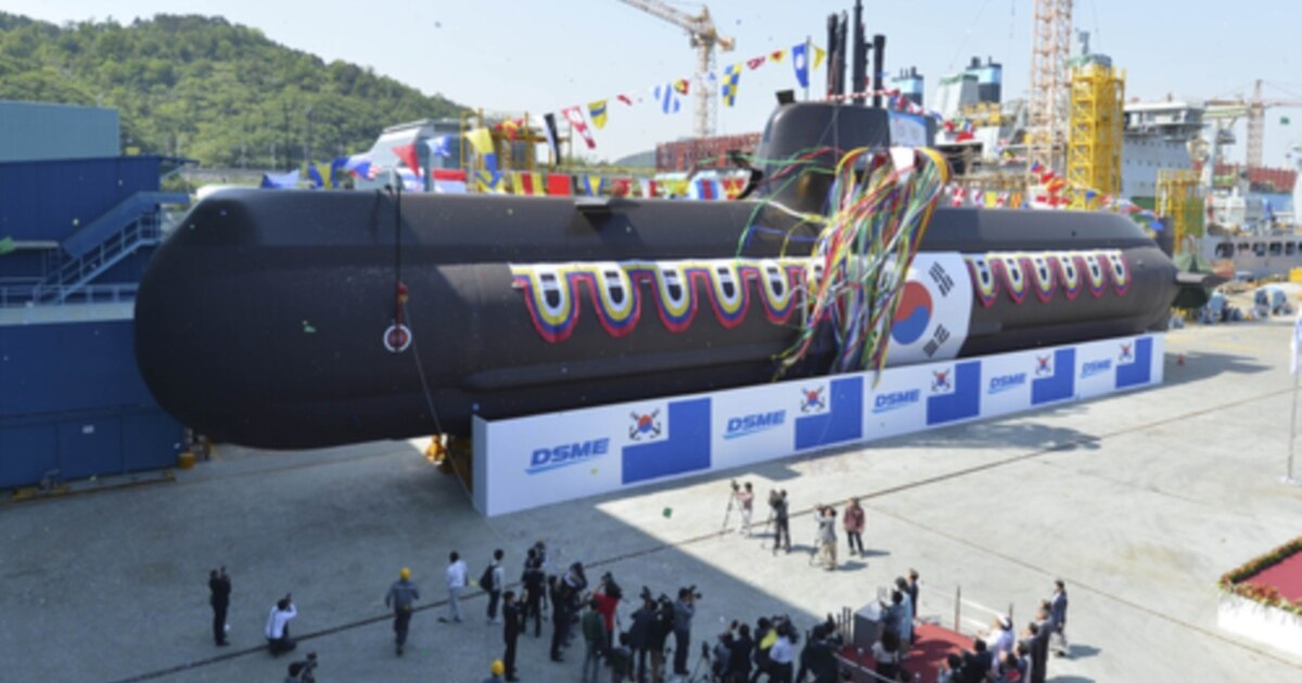 한국 최신예 잠수함 '유관순함' 공개… 순항미사일 탑재