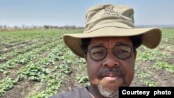 Siphosami Malunga ese Esidakeni Farm. (Courtesy Photo)