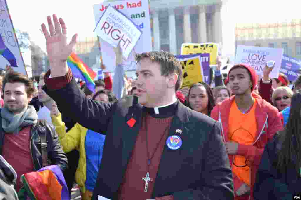 Grupos religiosos y protestantes reclaman respeto a sus creencias y convicciones.