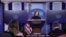 La portavoz de la Casa Blanca, Jen Psaki, conversa con los periodistas durante la rueda de prensa del 18 de febrero de 2021.