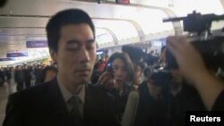 被朝鲜关押的美籍宗教人士获释返美前路过北京（路透社）