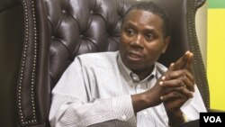 FILE PHOTO: Mavambo Kusile Dawn Party leader Dr. Simba Makoni, a former SADC secretary general and Zimbabwe Minister. (Sebastian Mohfu for VOA) 