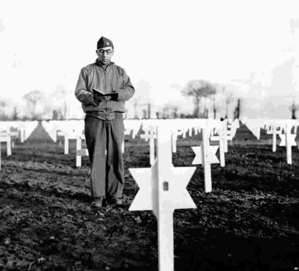 Chaplain Abraham Haselkorn at the American Cemetery in Normandy, 1945. (Photo courtesy Jewish Chaplains Council)