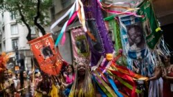 Brasil celebra el carnaval con mucha samba, reactivación económica y fuertes lluvias.