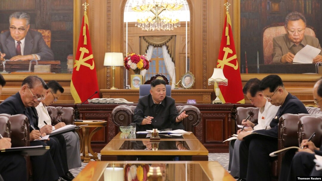 Hotunan shugaban Korea ta Arewa Kim Jong Un da mukarrabansa gwamnatinsa da aka samo daga KCNA 