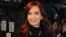 La presidenta Cristina Fernández sufrió un golpe contra una reja de seguridad.
