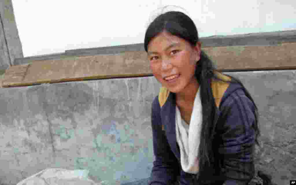 岳家小女儿16岁